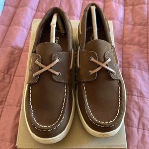 NWT Sperry Cup II Boat shoe in Brown size 2W Kids